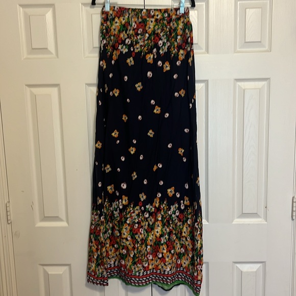 NWT - Love riche Maxi Navy Floral Print Skirt with Elastic Waist and Open Front - Picture 6 of 8